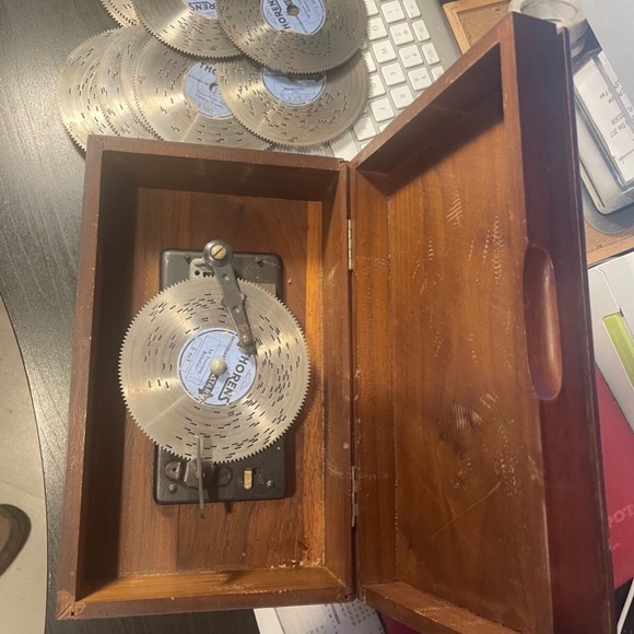 VTG Thorens Metal Disc Wind Up Music Box With 11 Discs 205442761028 - Picture 2 of 8